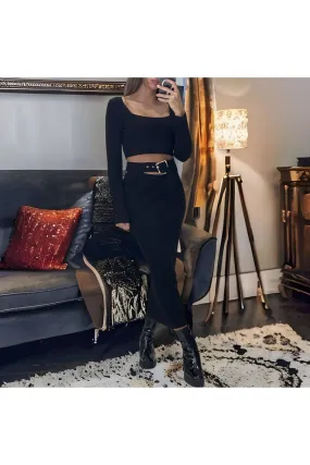 Ensemble haut et jupe noir avec accessoire ceinture intégré 