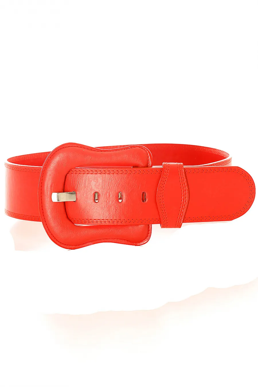 Grosse ceinture rouge avec boucle de la même matière. BG-po13