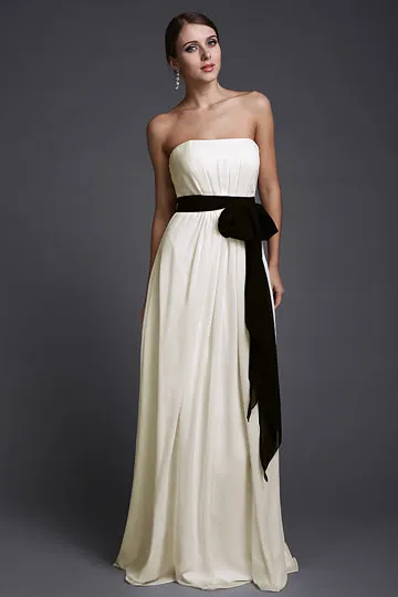 Robe beige bustier droit avec ceinture noire pour soirée / cocktail - Robedesoireelongue.fr